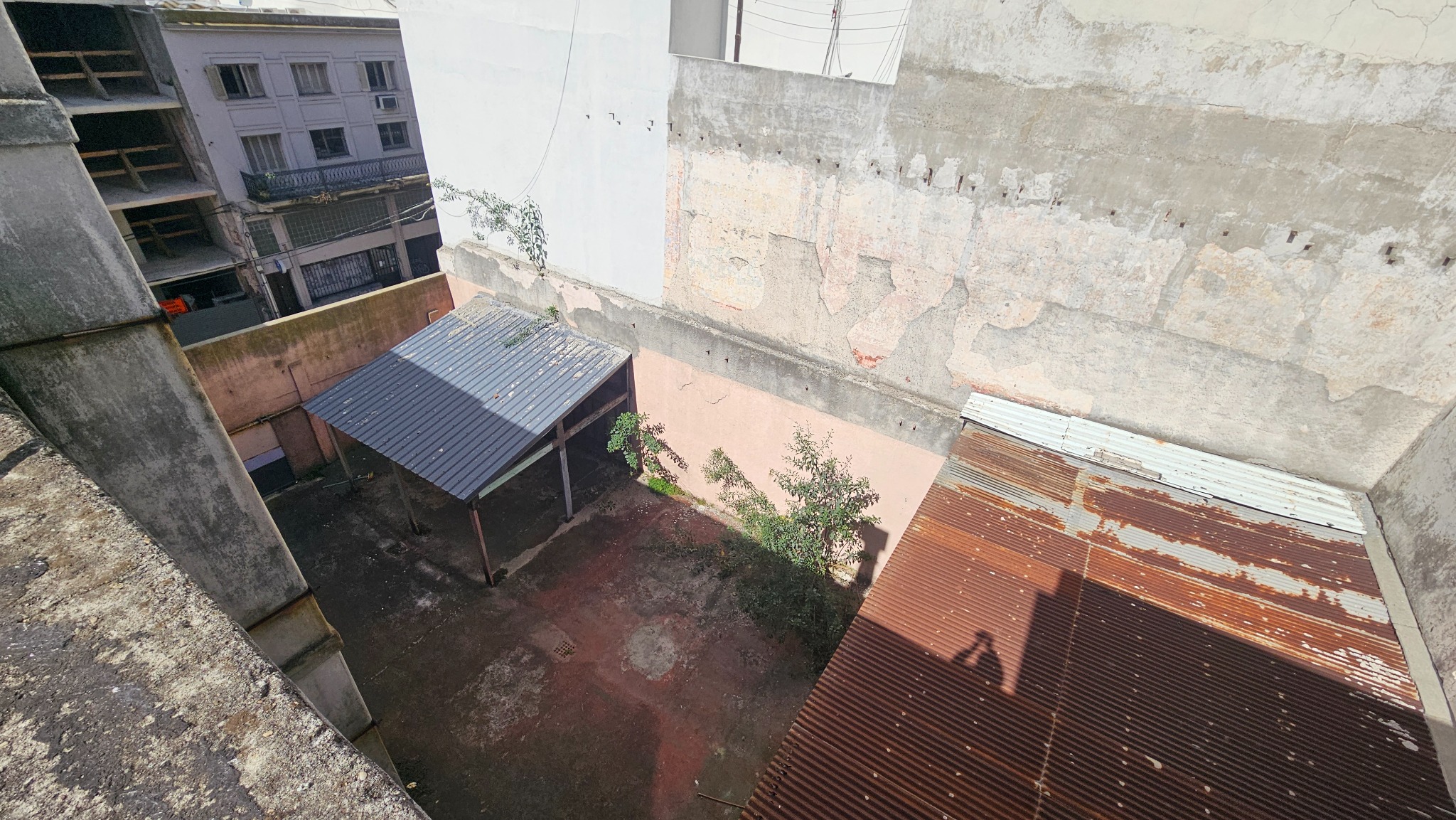 Vista elevada del patio